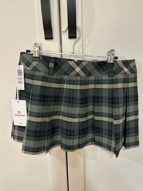 Aritzia plaid pleated mini skirt in green and cream